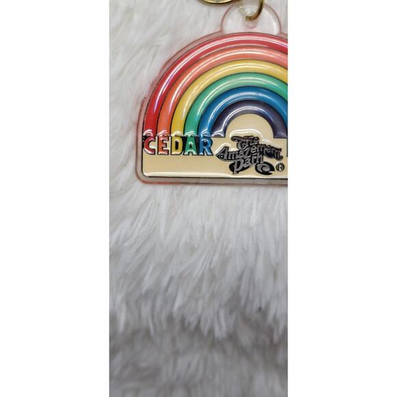 Vintage Cedar Point The Amazement Park Rainbow Plastic Hand Painted Keychain - Picture 4 of 7